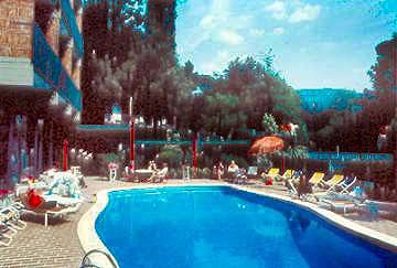 מונטה קטיני טרמה Hotel Cristallino & Suites מראה חיצוני תמונה
