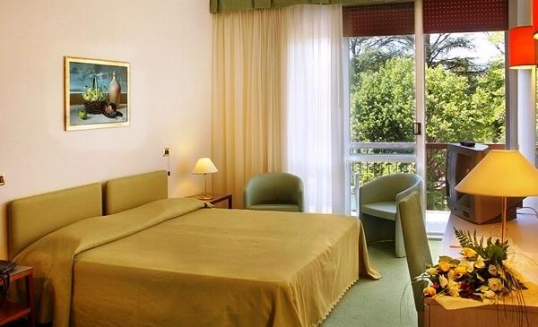 מונטה קטיני טרמה Hotel Cristallino & Suites מראה חיצוני תמונה